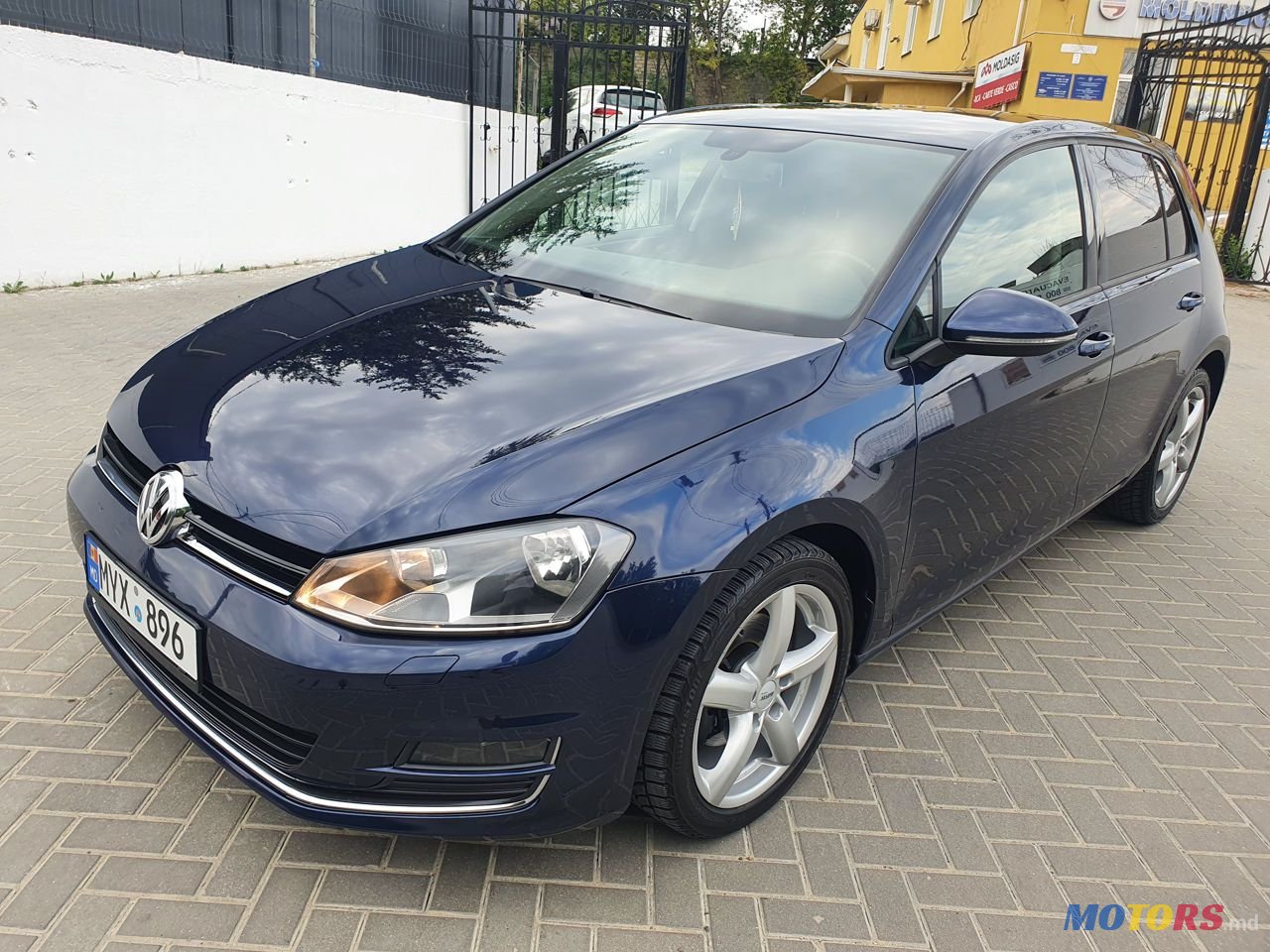 2014' Volkswagen Golf photo #2