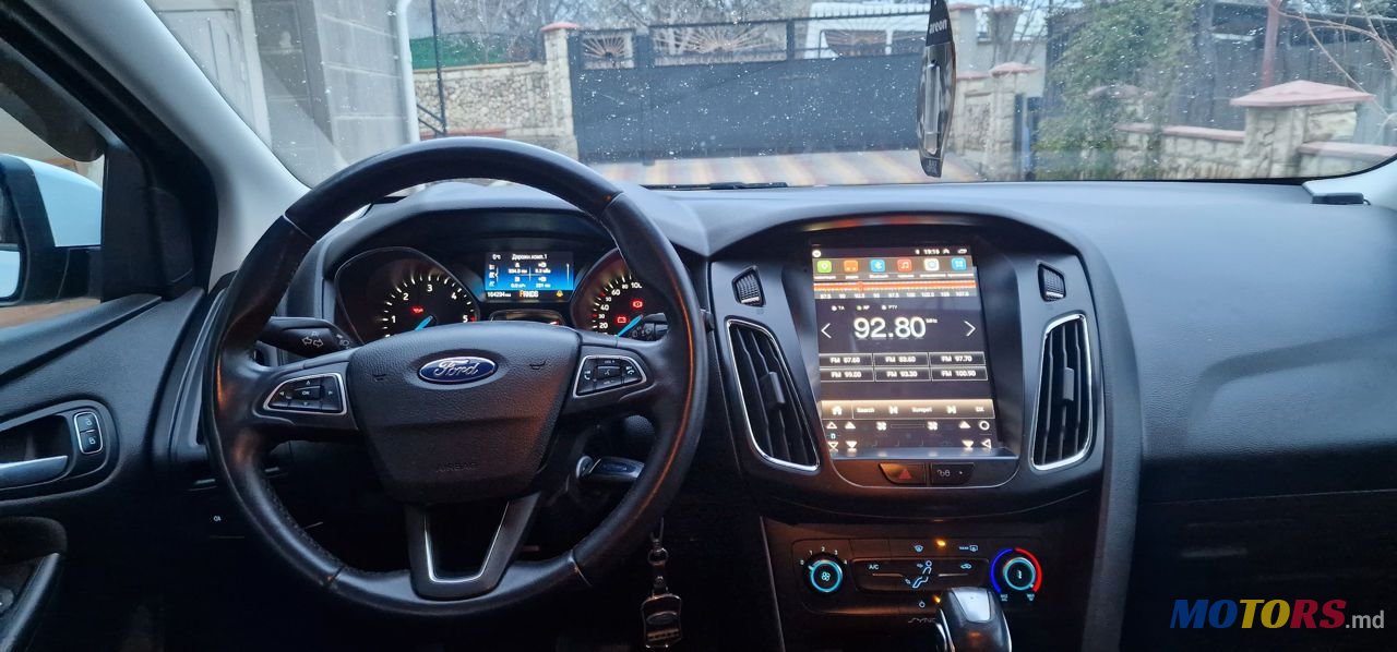 2015' Ford Focus photo #5