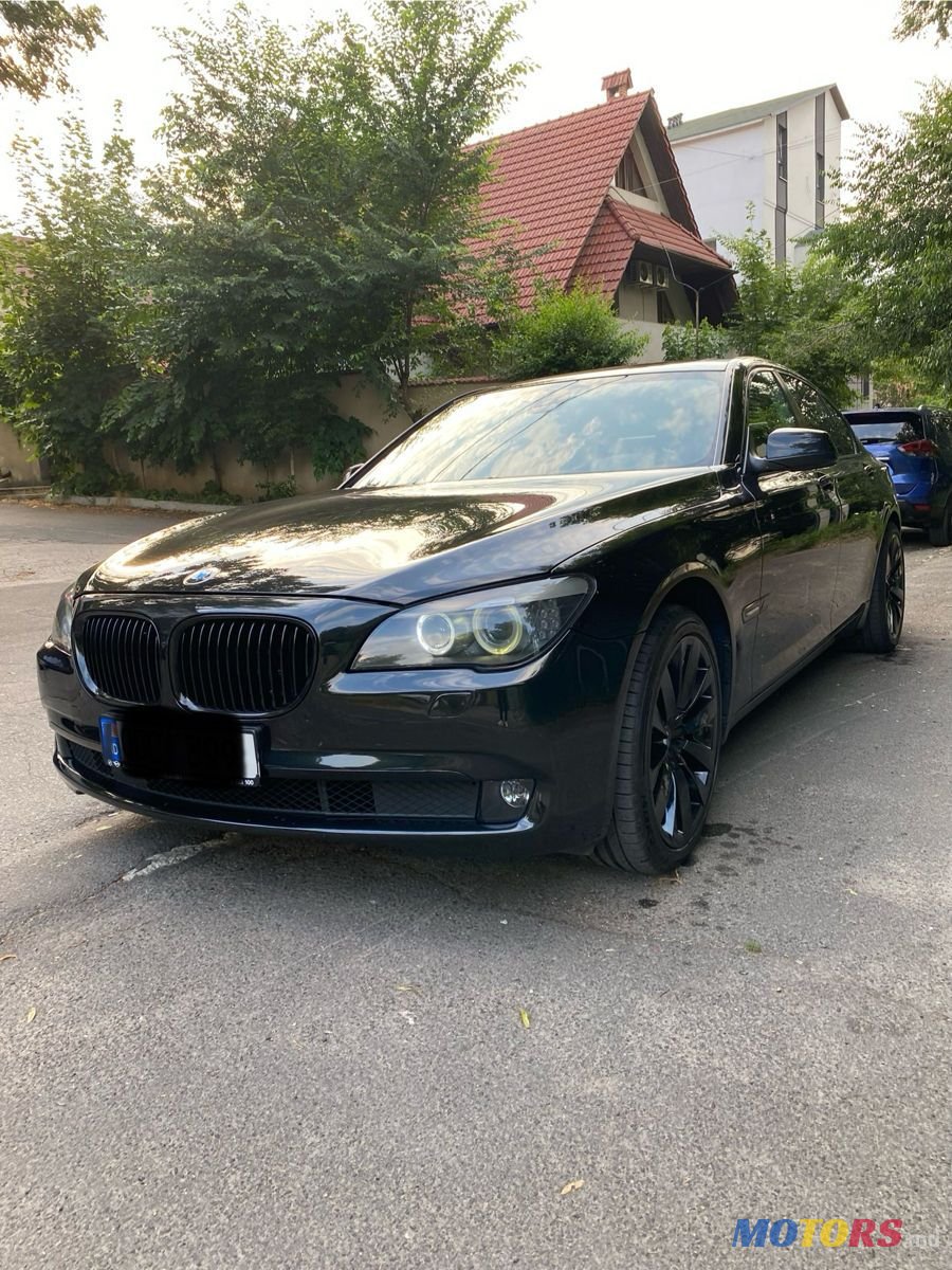 2011' BMW 7 Series photo #1