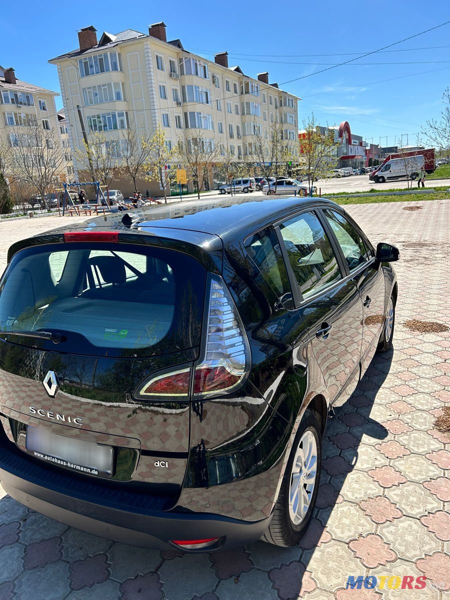 2013' Renault Scenic photo #6