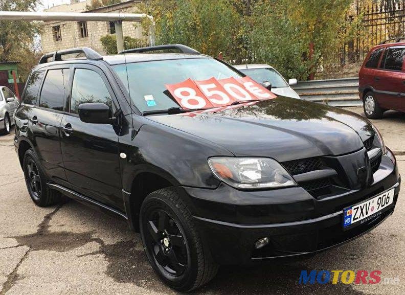 2004' Mitsubishi Outlander photo #2
