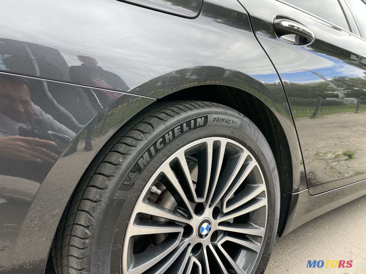 2018' BMW 5 Series photo #5