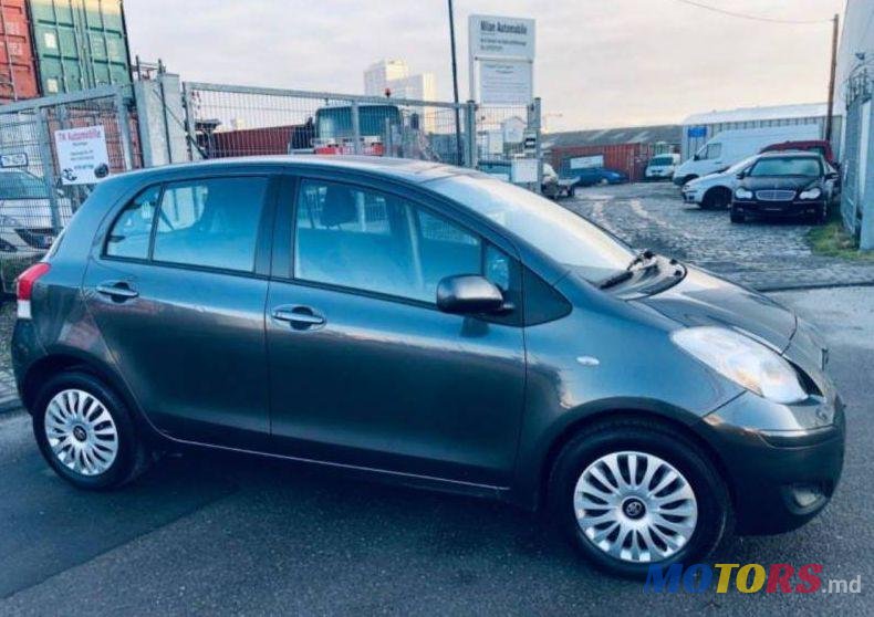 2010' Toyota Yaris photo #1