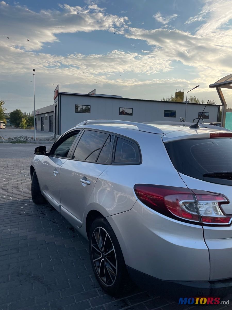 2014' Renault Megane photo #5