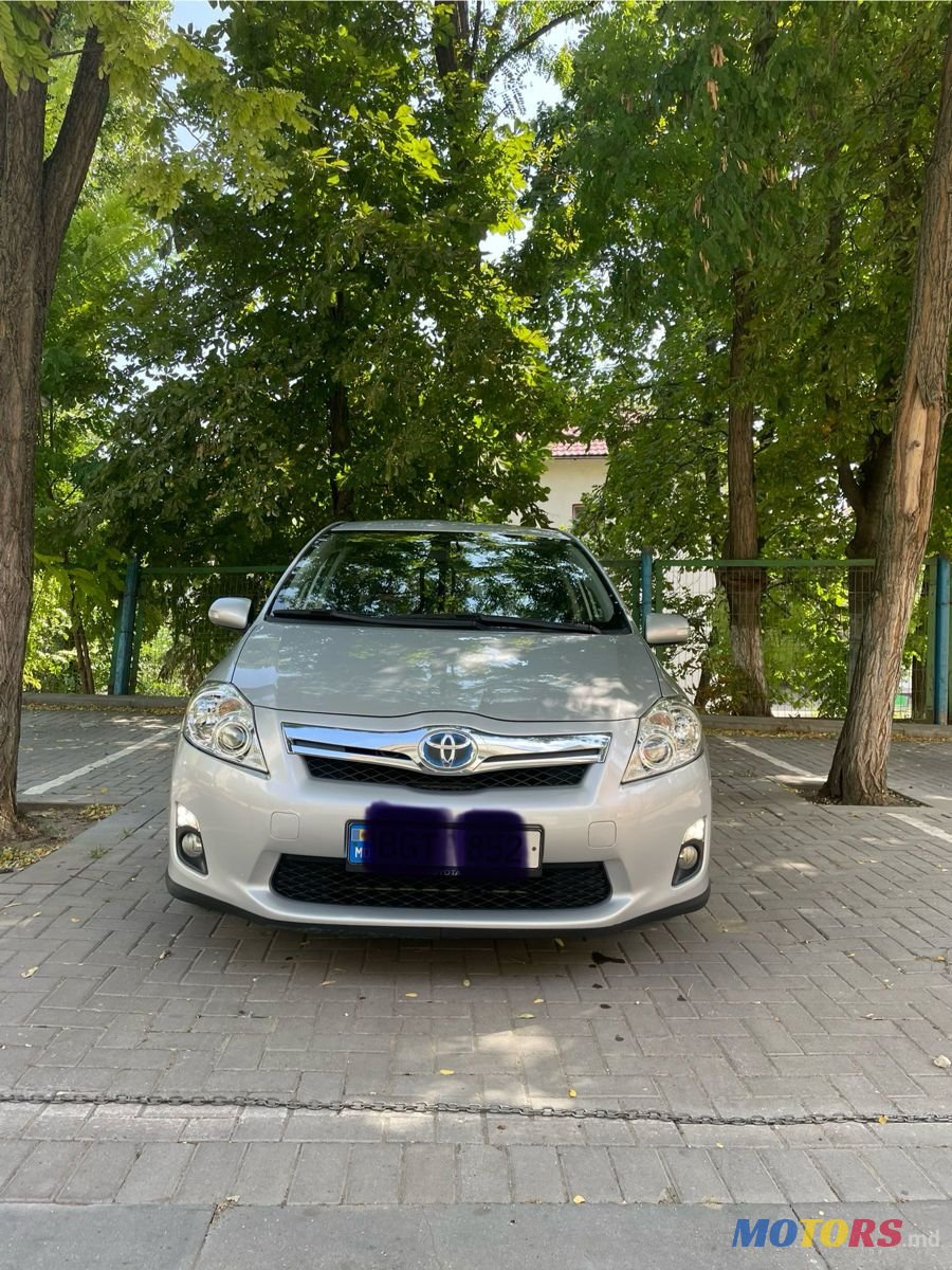 2011' Toyota Auris photo #1