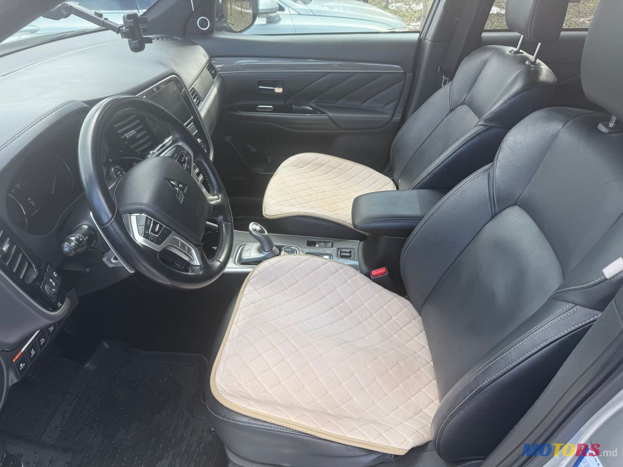 2018' Mitsubishi Outlander photo #4