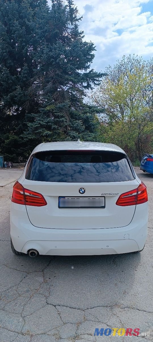 2021' BMW 2 Series Gran Tourer photo #3