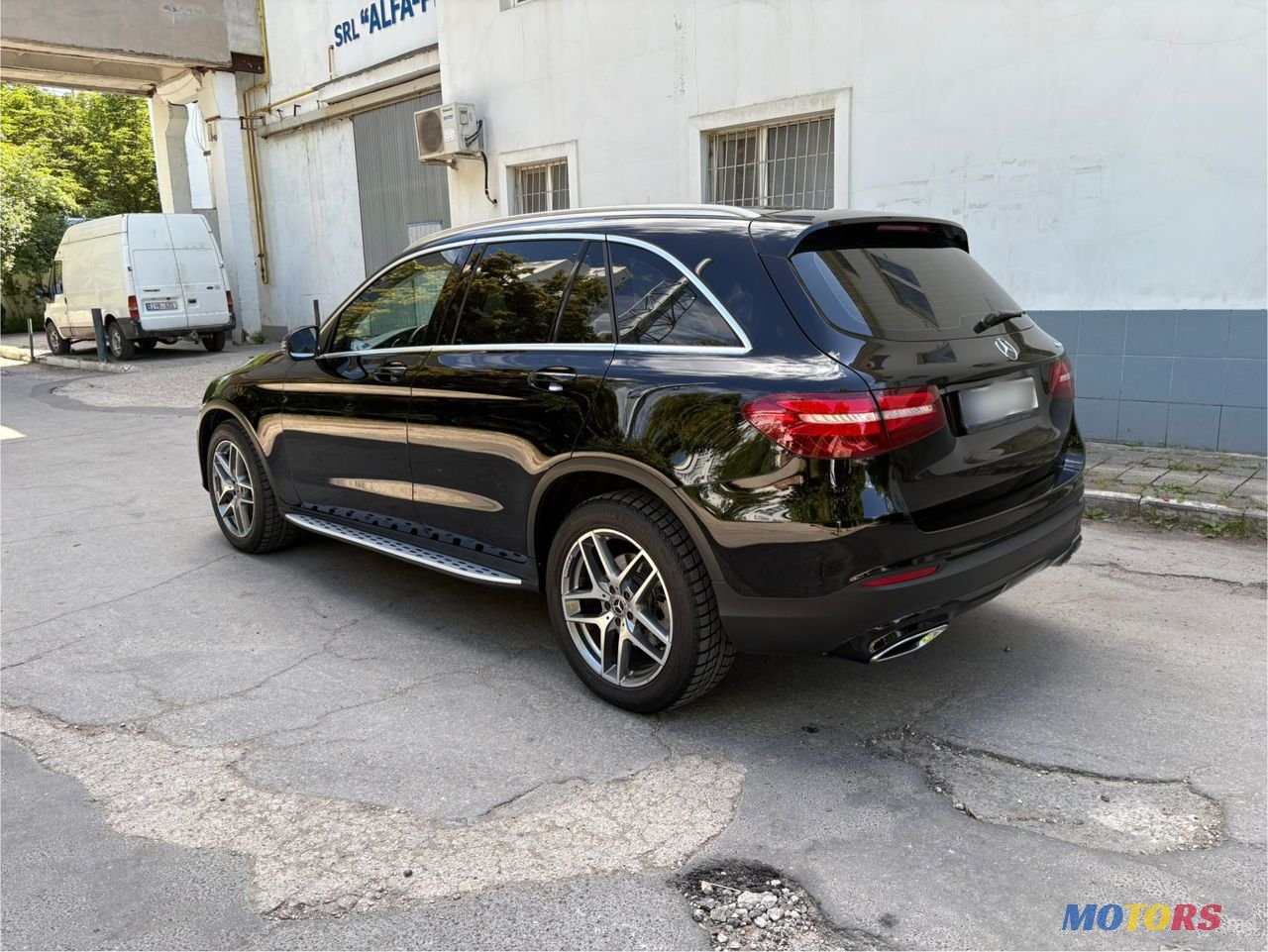 2017' Mercedes-Benz GLC photo #6