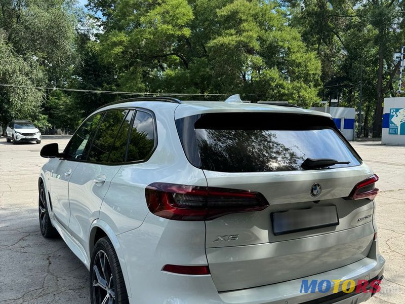 2021' BMW X5 photo #5