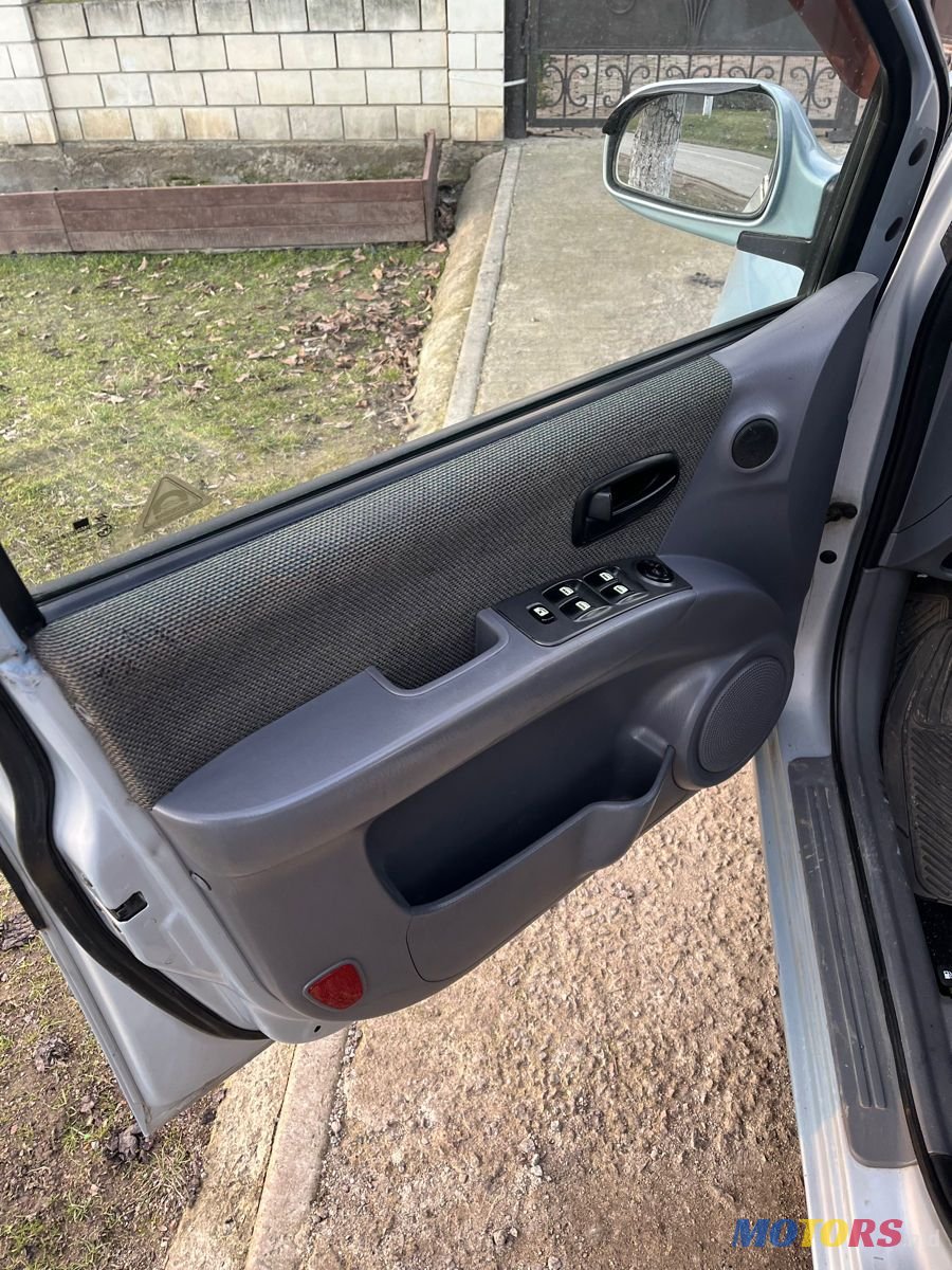 2005' Hyundai Matrix photo #6