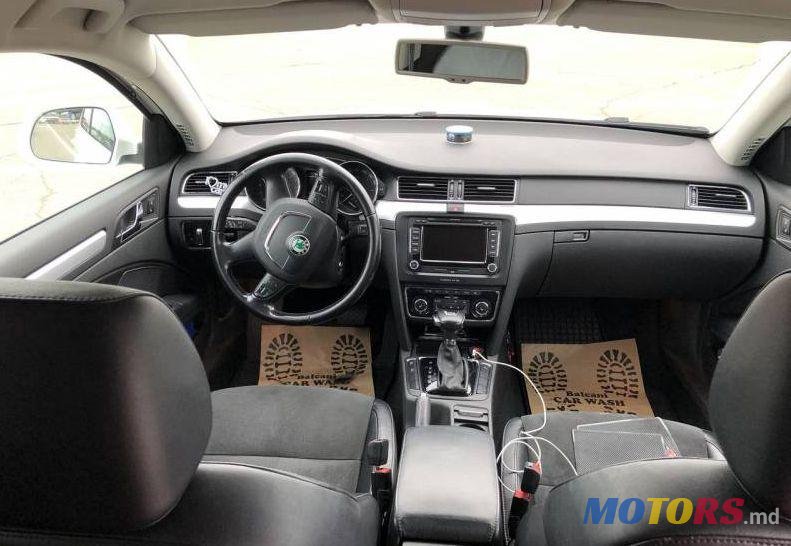 2011' Skoda Superb photo #2
