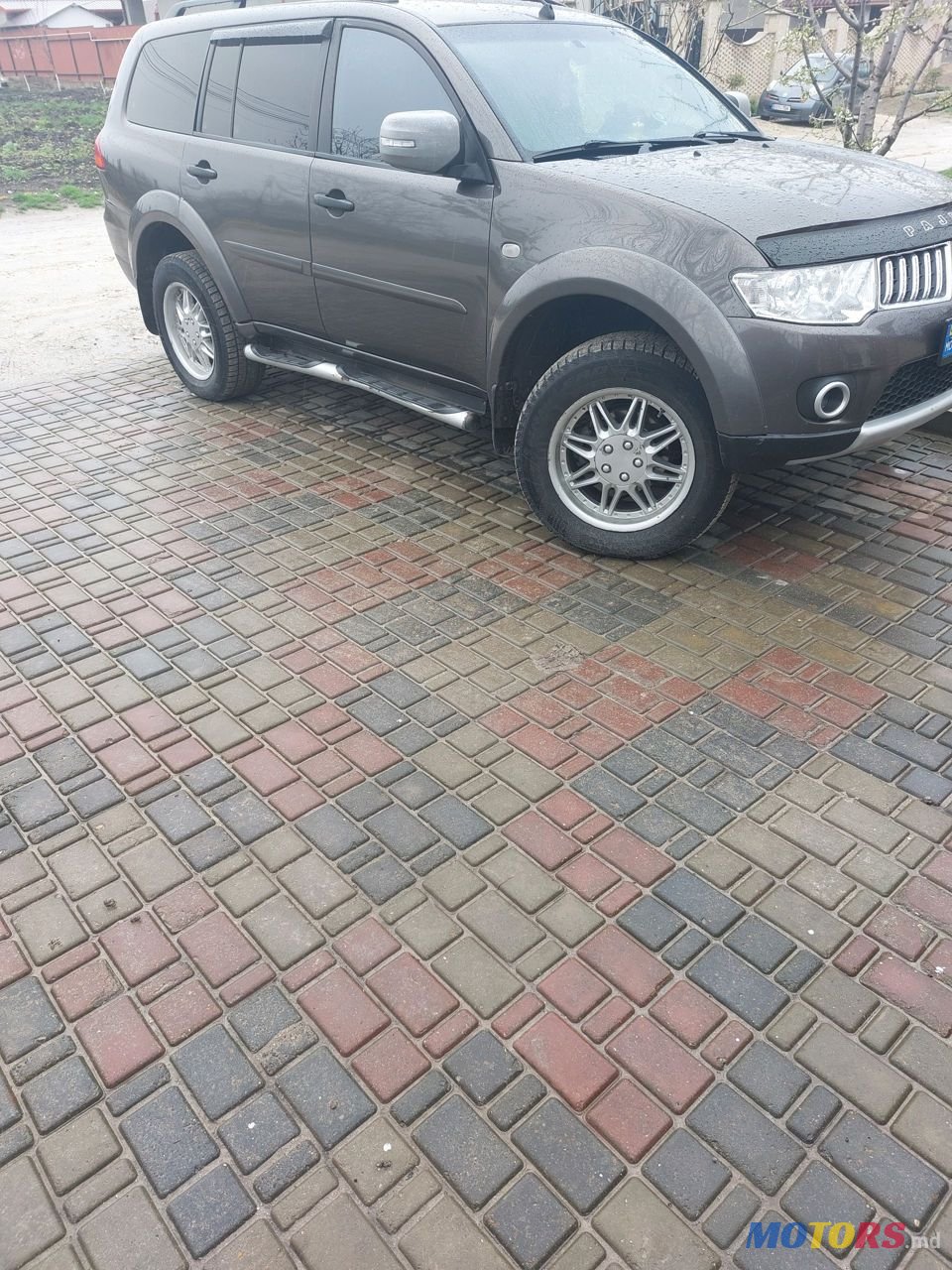 2011' Mitsubishi Pajero Sport photo #1