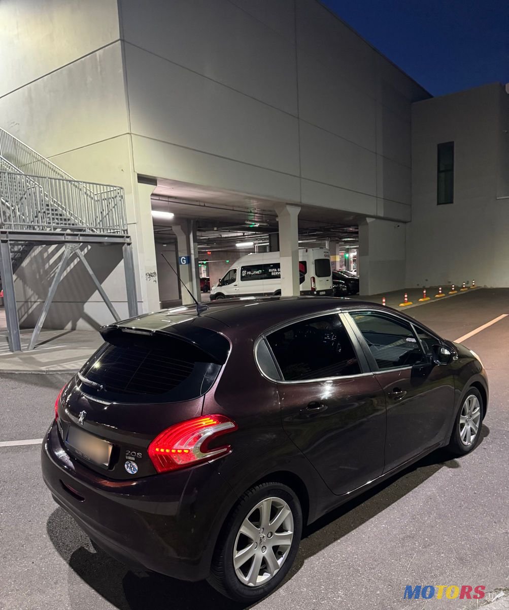 2012' Peugeot 208 photo #6