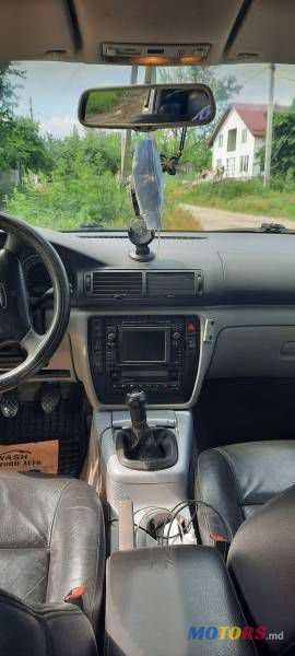 2004' Volkswagen Passat photo #3