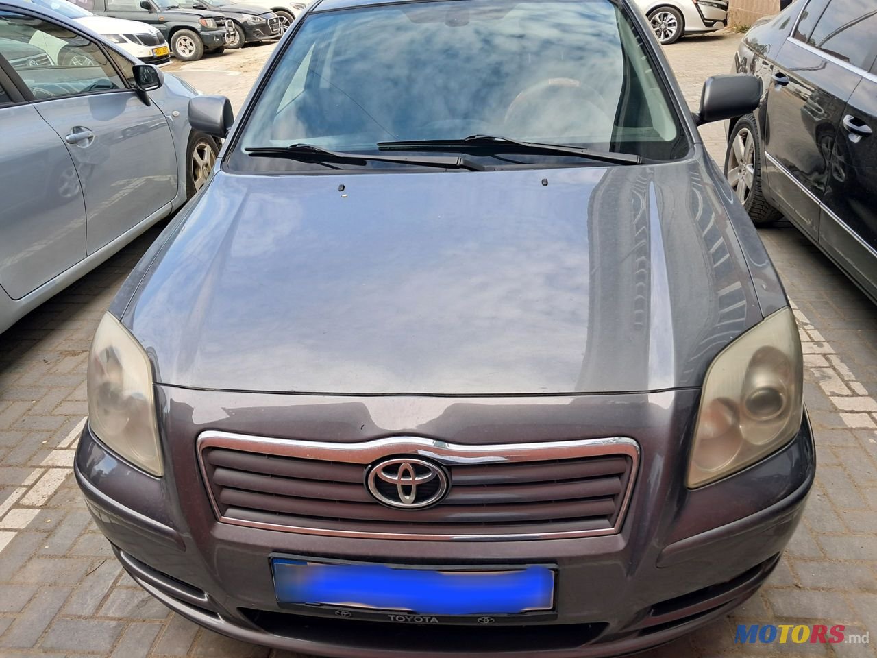 2003' Toyota Avensis photo #1