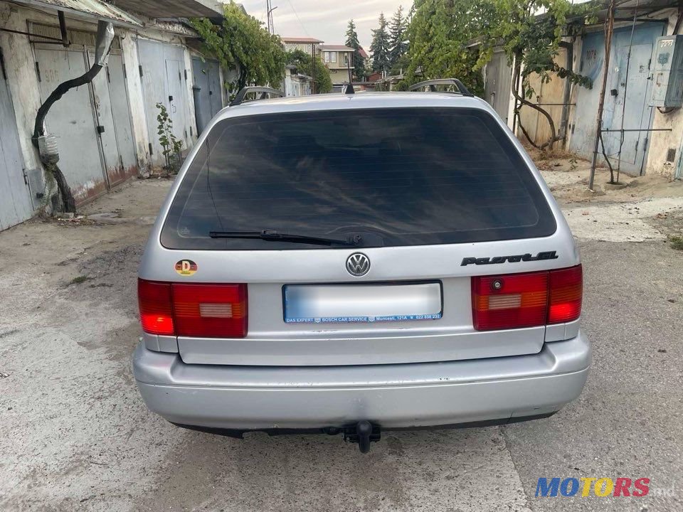 1995' Volkswagen Passat photo #4
