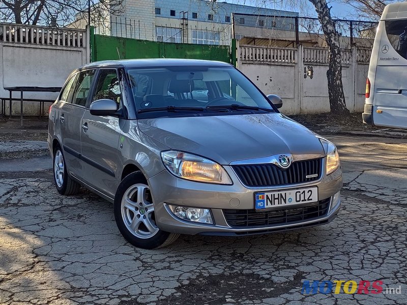 2012' Skoda Fabia photo #1