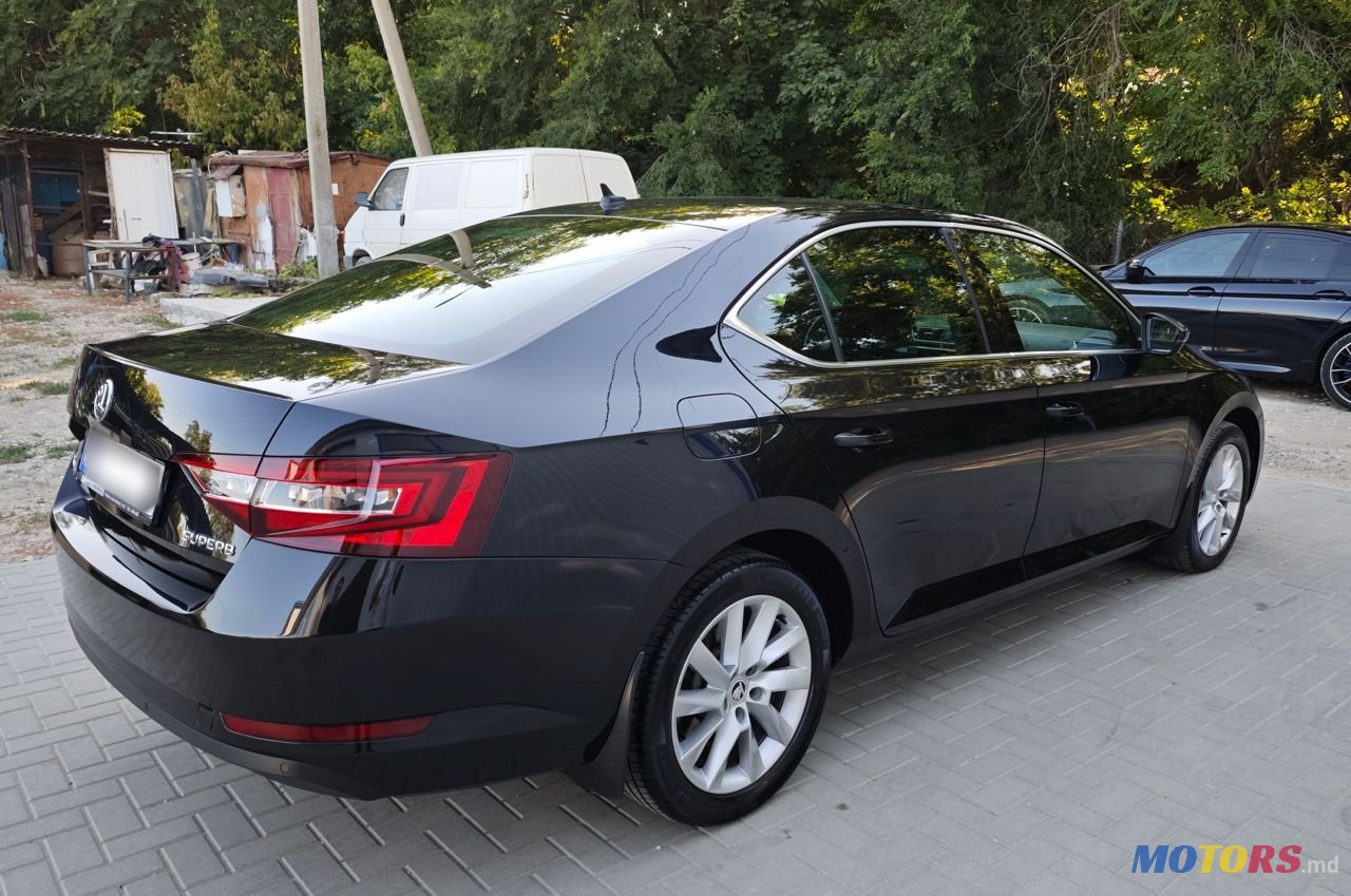2016' Skoda Superb photo #5