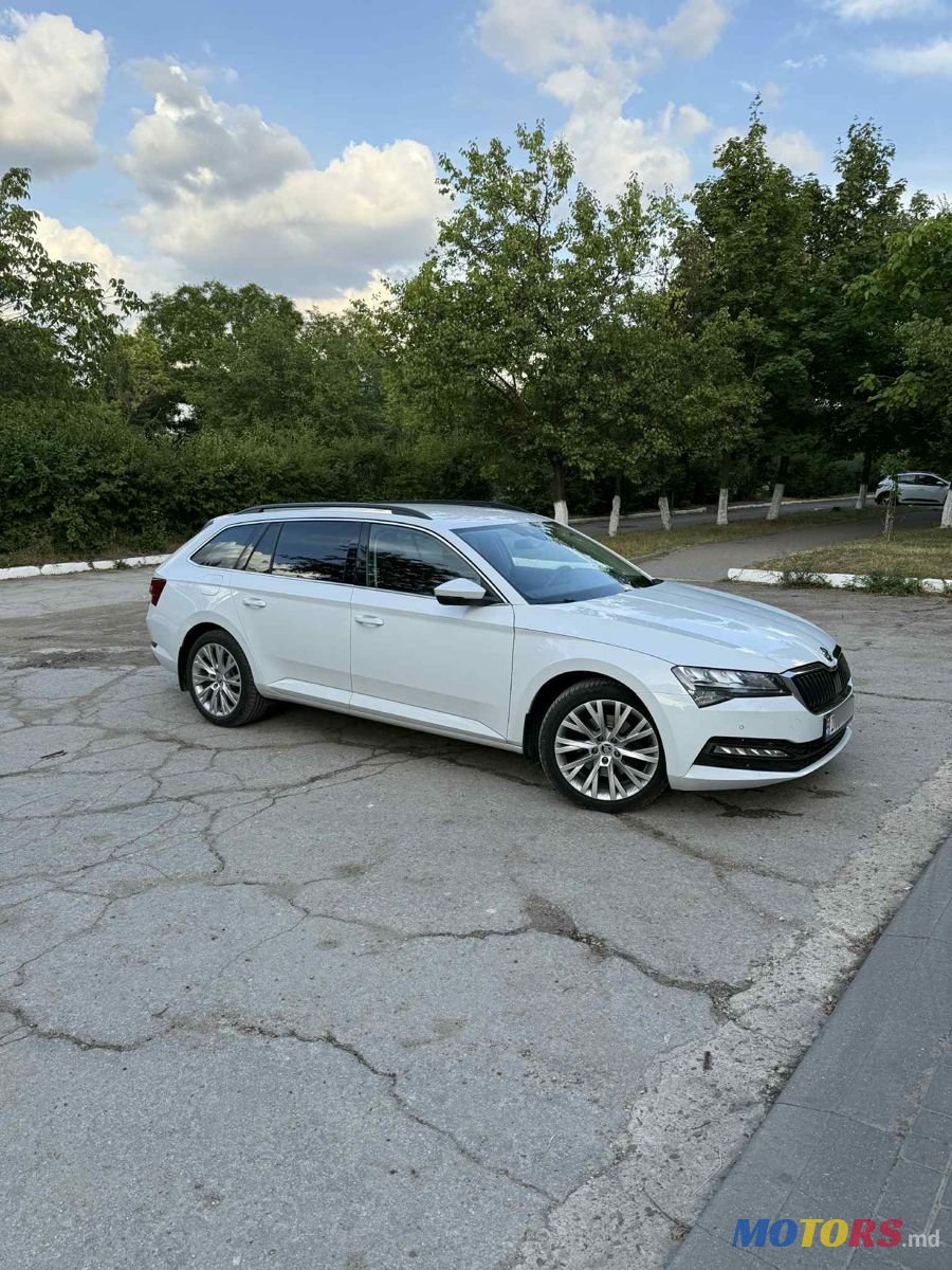 2020' Skoda Superb photo #3