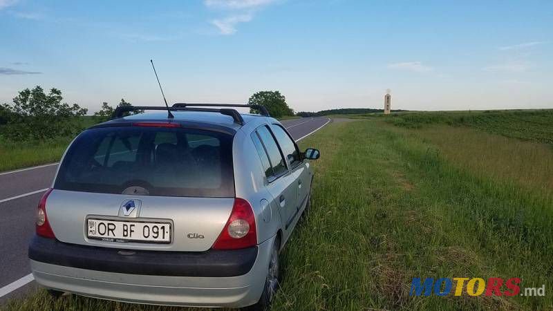 2002' Renault Clio photo #5