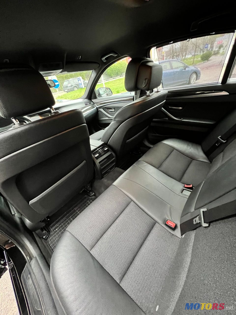 2013' BMW 5 Series photo #6