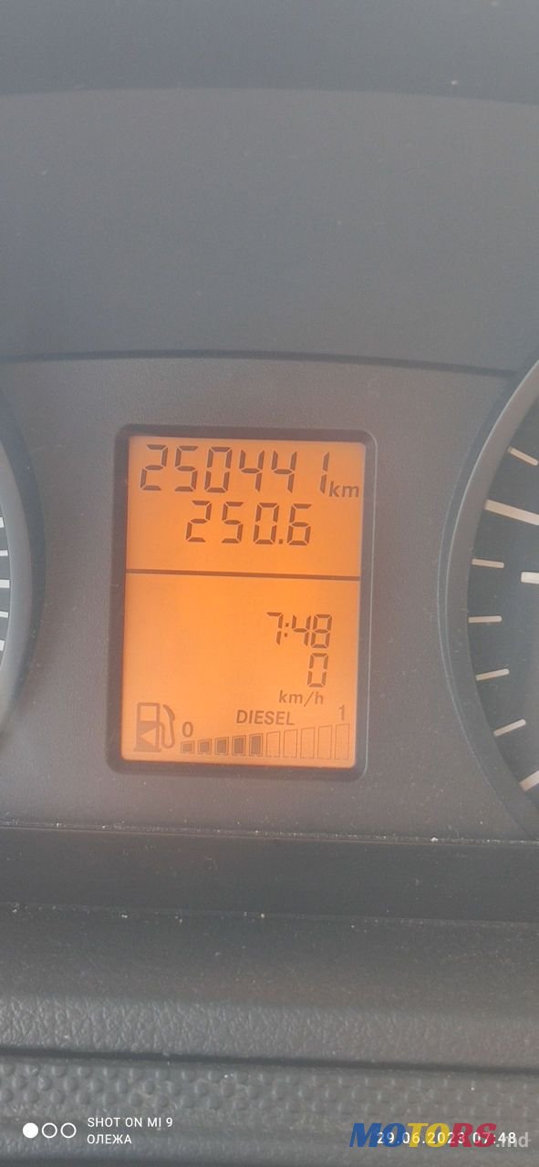 2011' Mercedes-Benz Vito photo #4