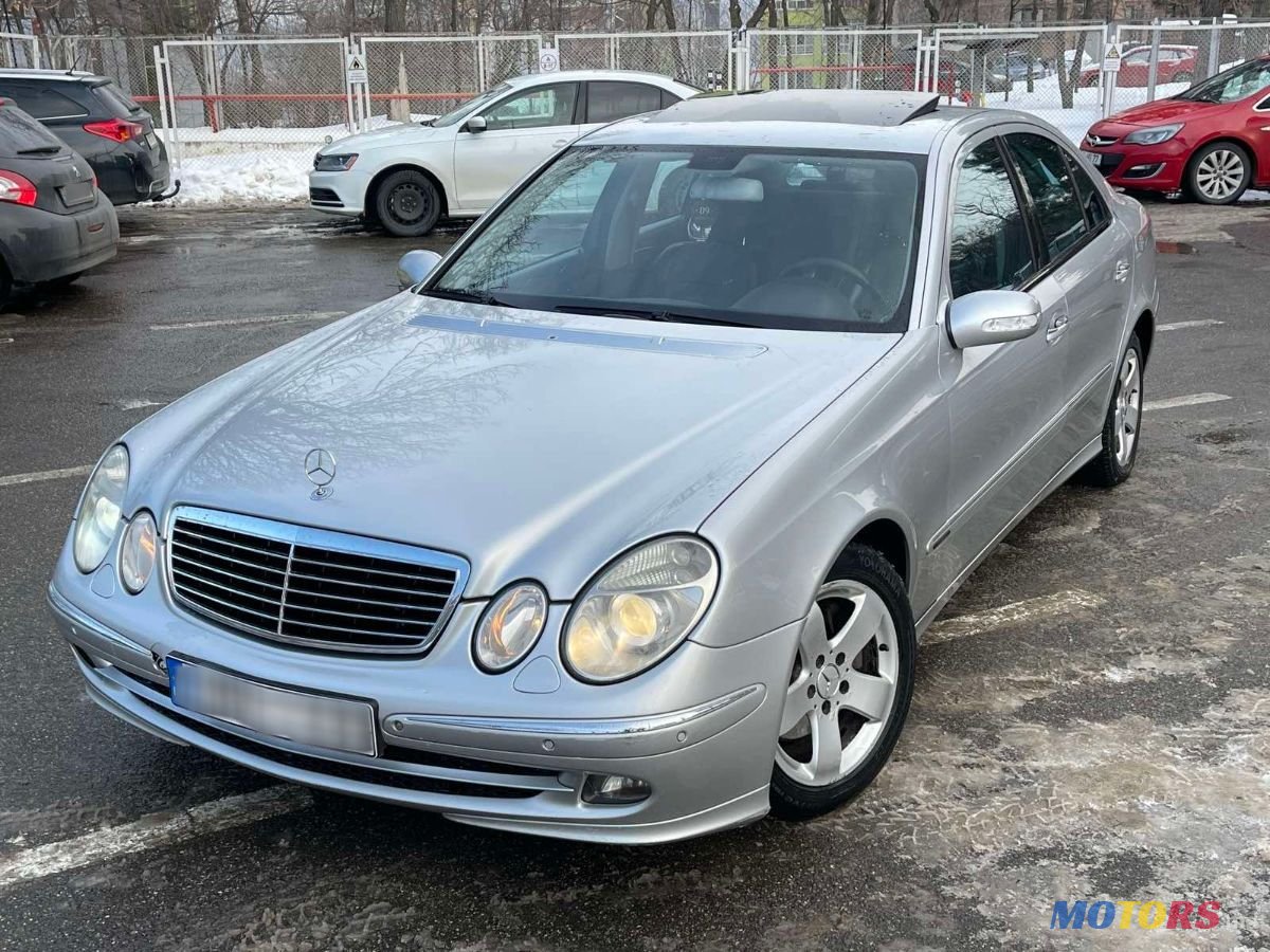 2005' Mercedes-Benz E Класс photo #1