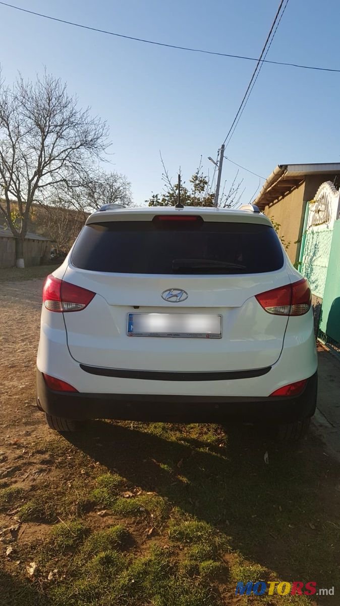 2011' Hyundai ix35 photo #2