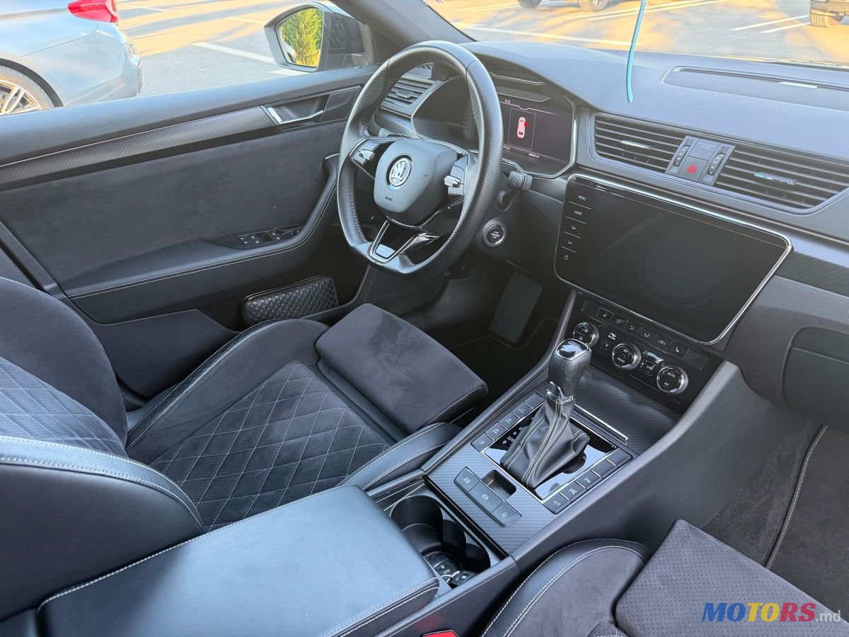 2021' Skoda Superb photo #5