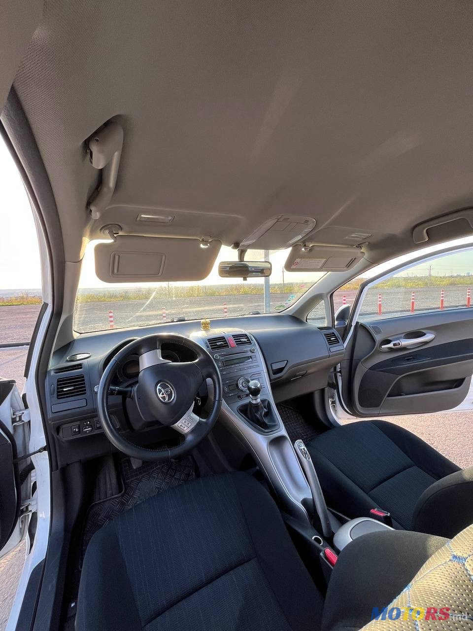 2009' Toyota Auris photo #5