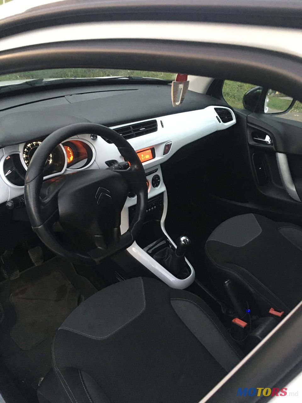 2011' Citroen C3 photo #6