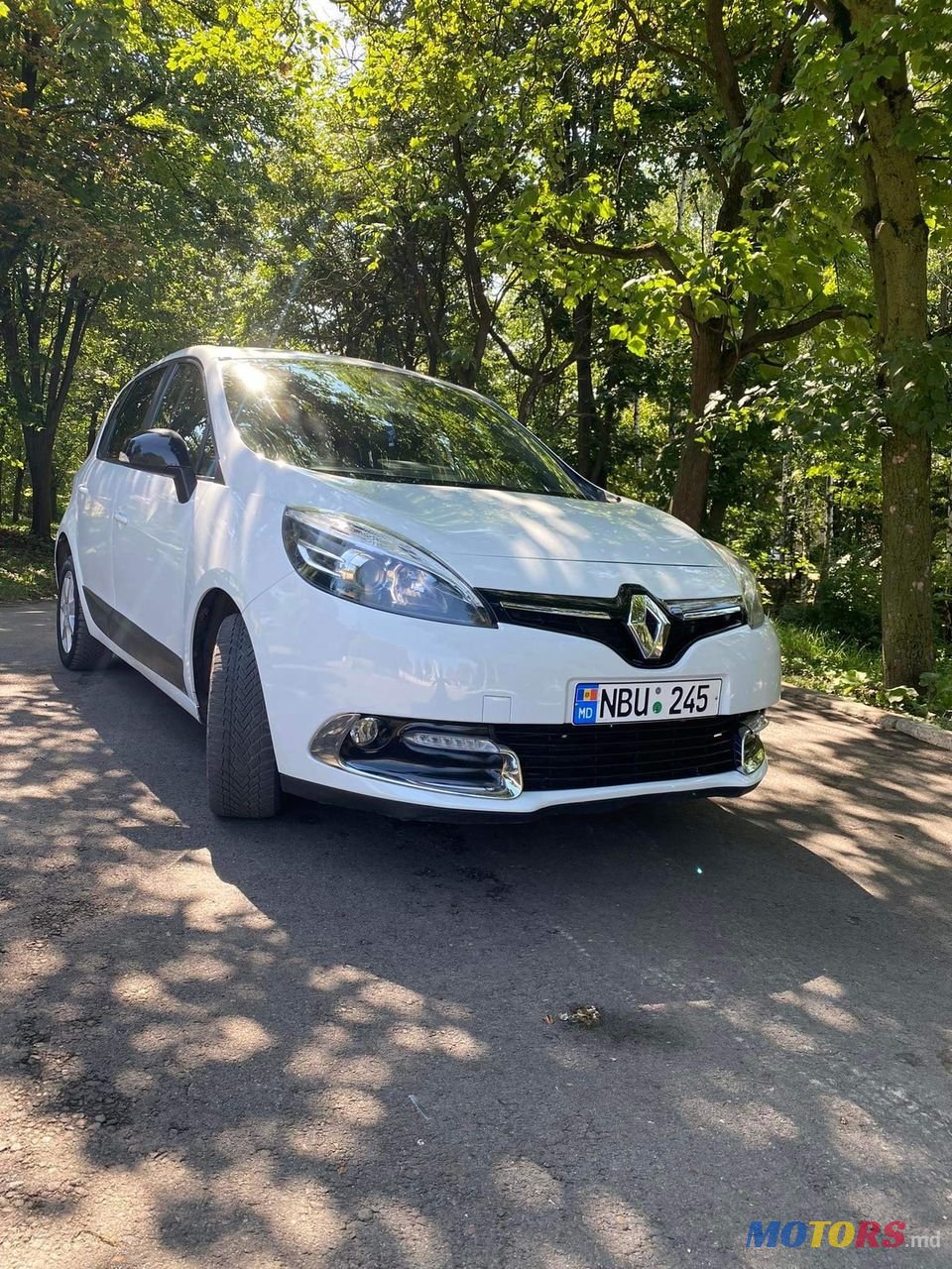 2013' Renault Scenic photo #3