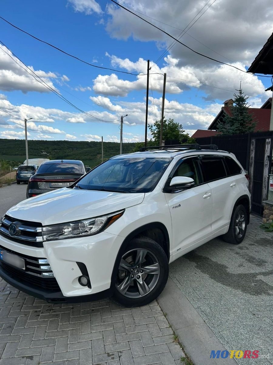 2016' Toyota Highlander photo #3