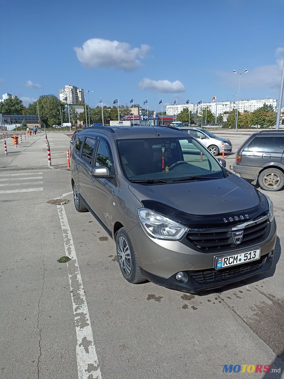 2013' Dacia Lodgy photo #5