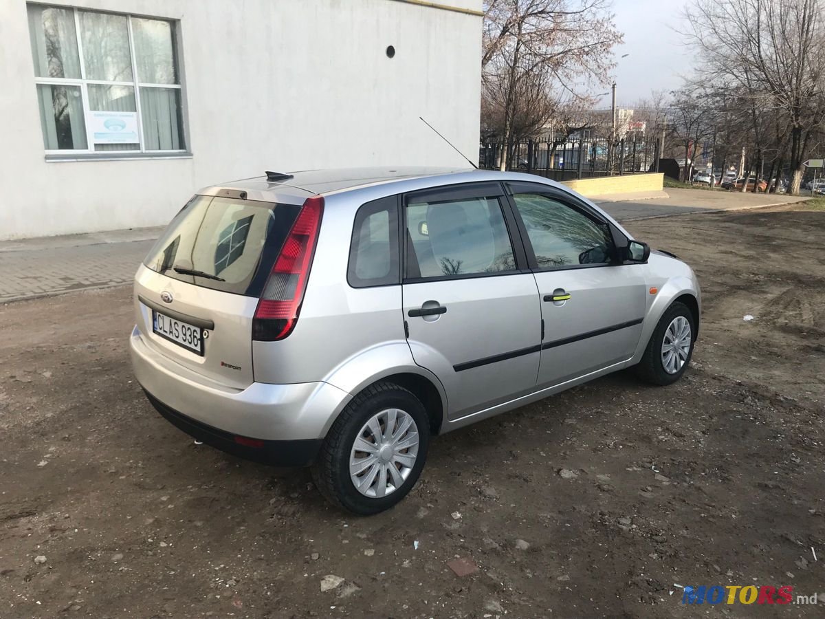 2004' Ford Fiesta 5D photo #2