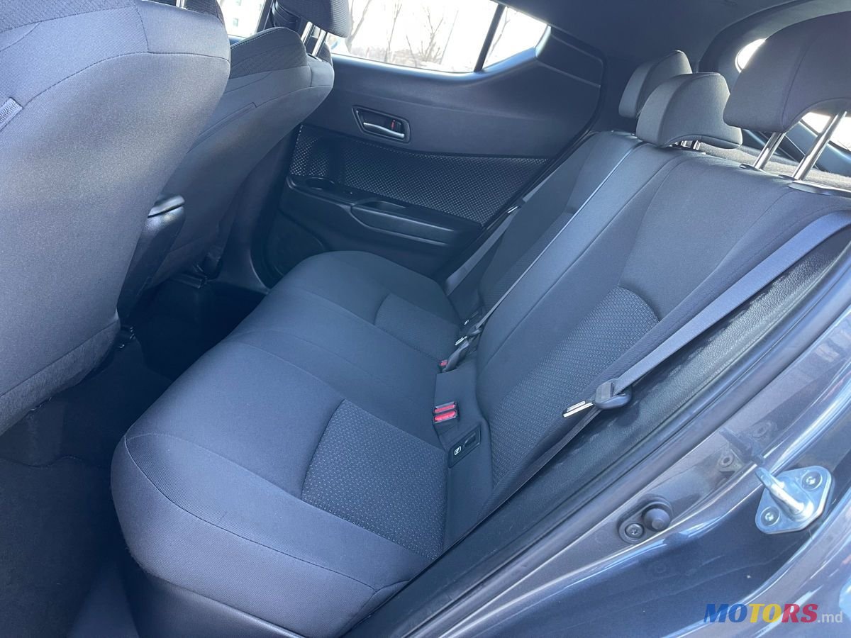 2018' Toyota C-HR photo #6