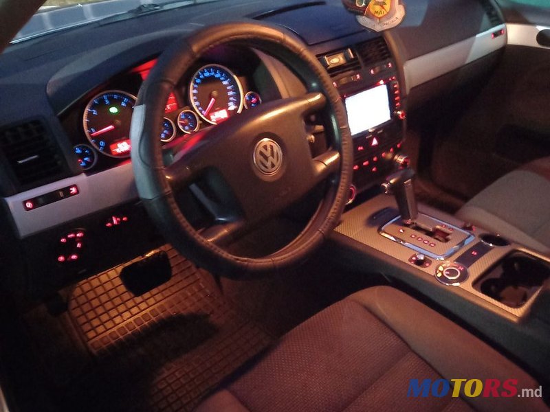 2007' Volkswagen Touareg photo #6