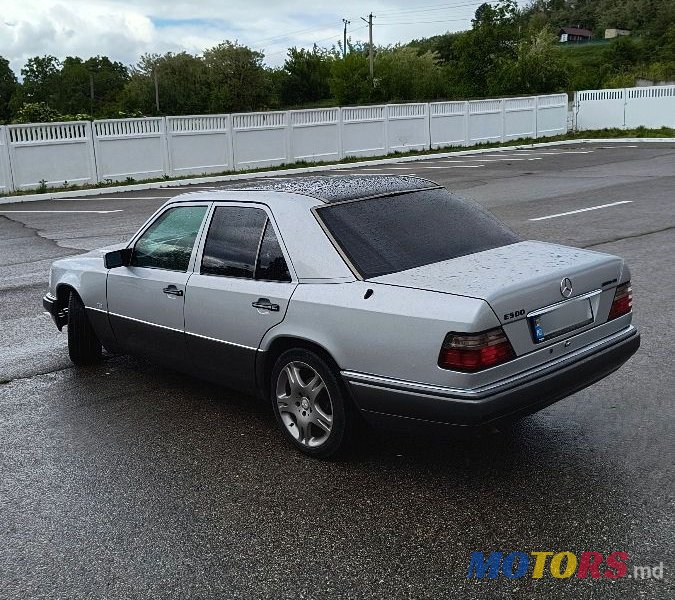 1994' Mercedes-Benz E-Class photo #6