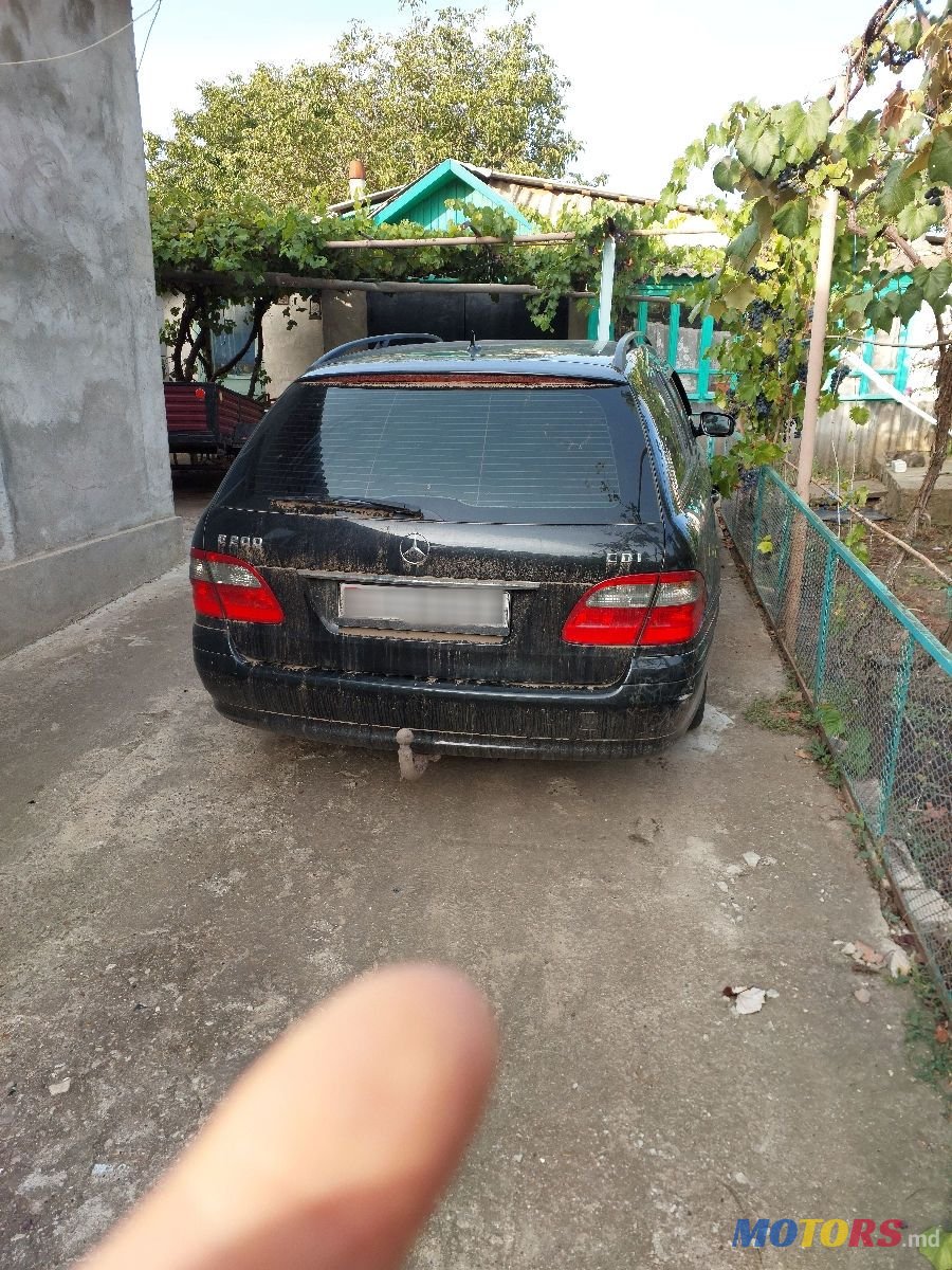 2009' Mercedes-Benz E-Class photo #4