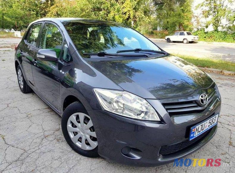 2010' Toyota Auris photo #1