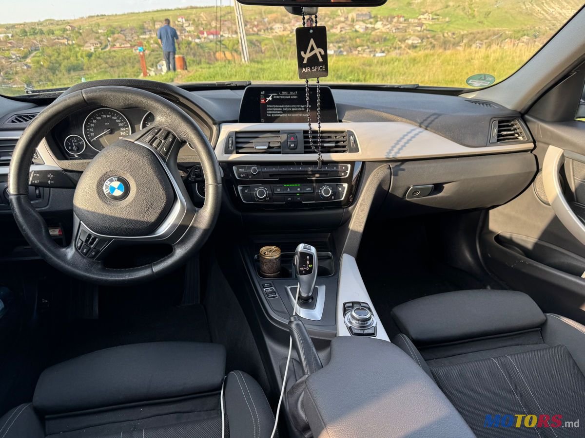 2017' BMW 3 Series photo #5