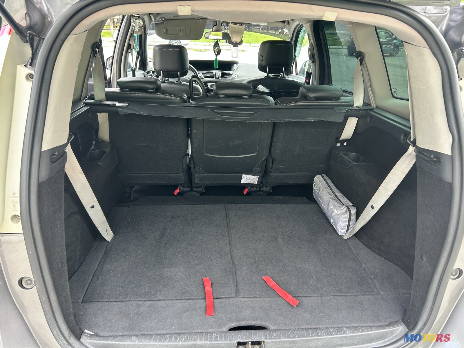 2014' Renault Grand Scenic photo #3