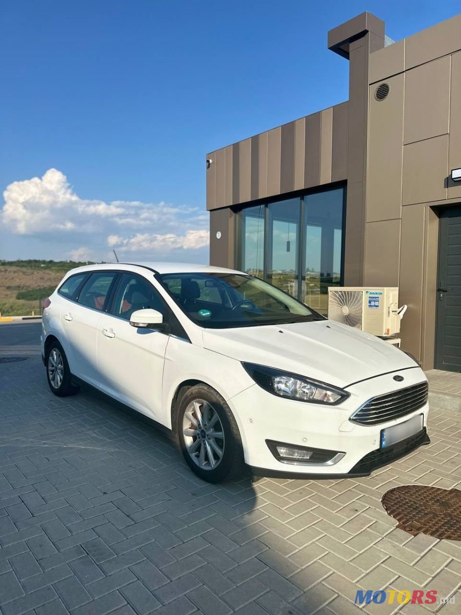 2017' Ford Focus photo #2