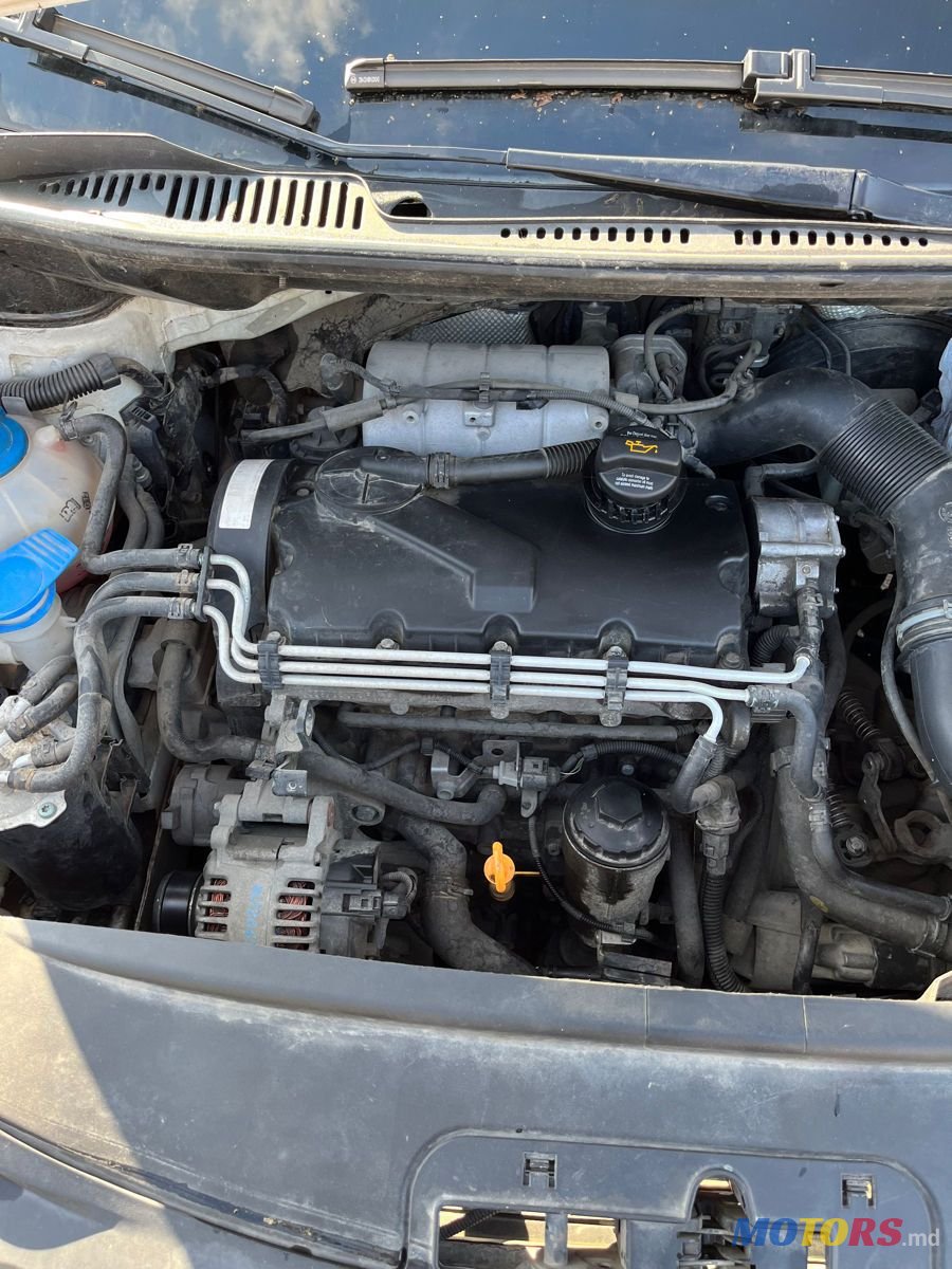 2004' Volkswagen Caddy photo #5