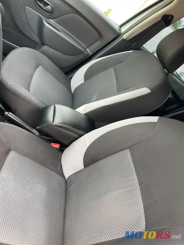 2014' Dacia Logan photo #6