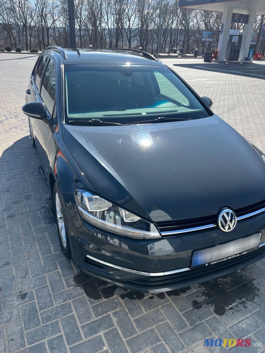 2018' Volkswagen Golf photo #3