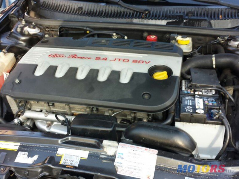 2005' Alfa Romeo 156 photo #4