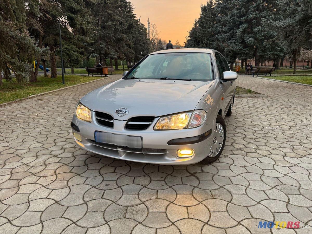 2004' Nissan Almera photo #2