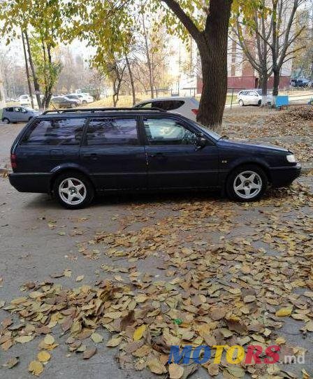 1995' Volkswagen Passat photo #1