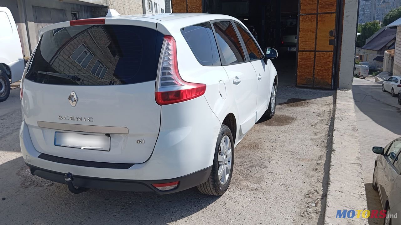 2009' Renault Grand Scenic photo #5